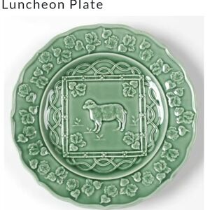 Bordallo Pinheiro Majolica Galze Sheep  Beet Scalloped Green Luncheon Plate